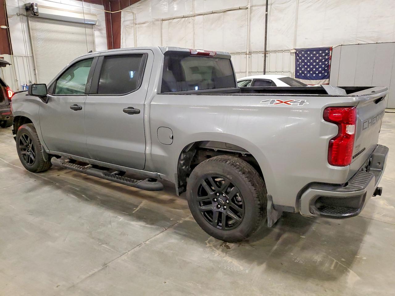 2023 CHEVROLET SILVERADO K1500 CUSTOM photo 2