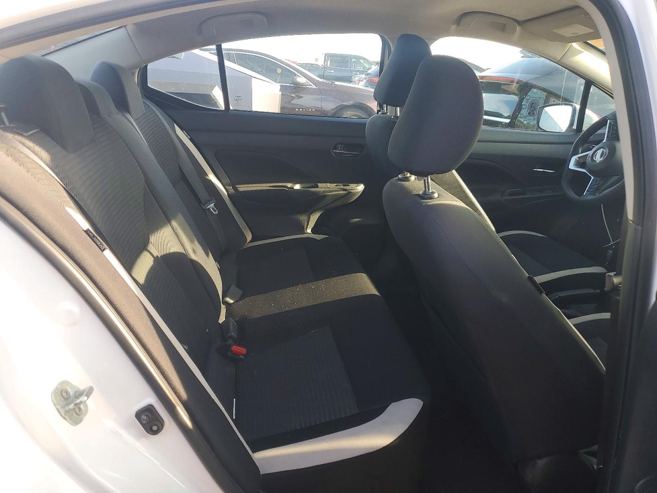 2021 NISSAN VERSA SV photo 19