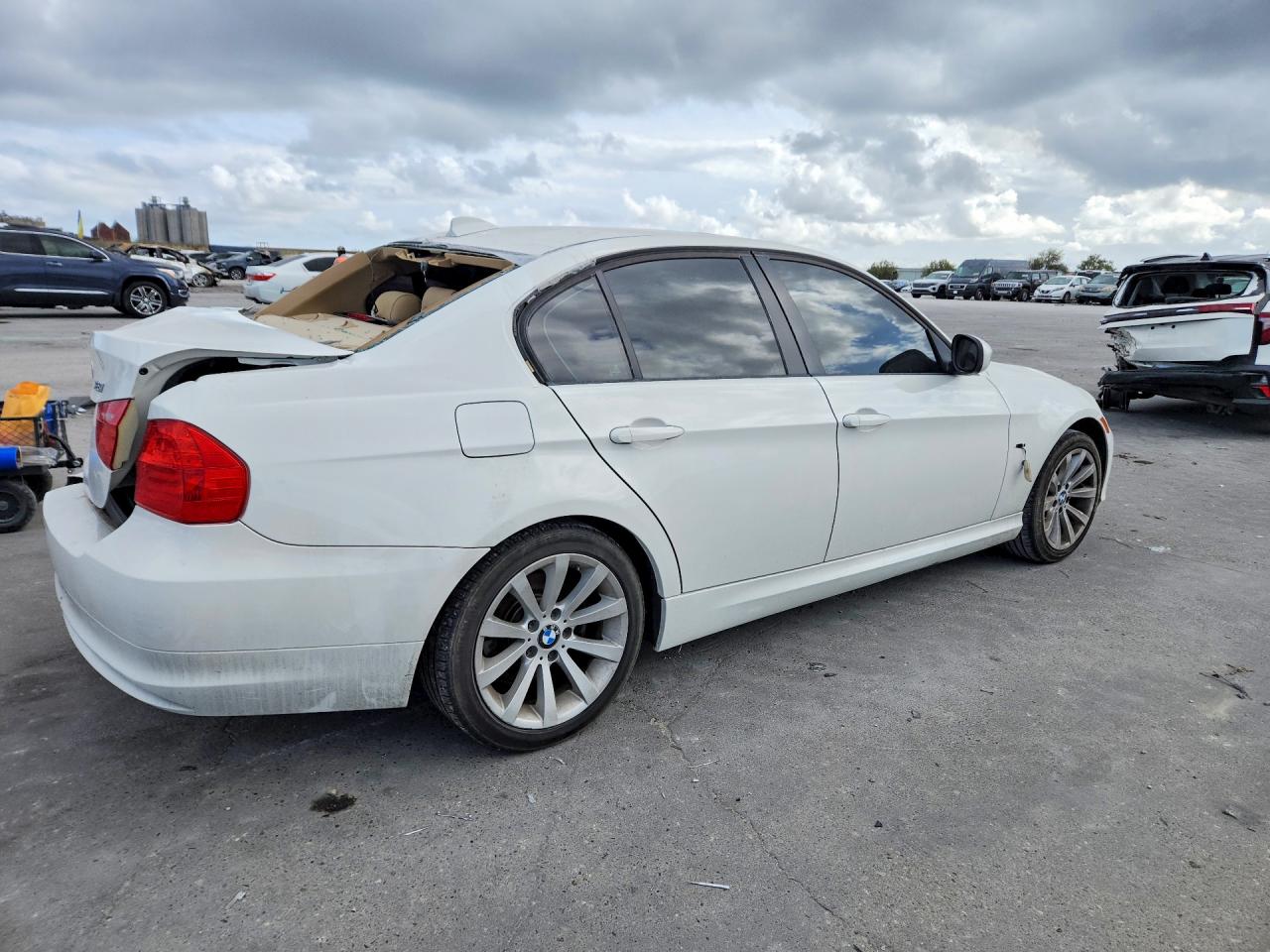 2011 BMW 328 I photo 3