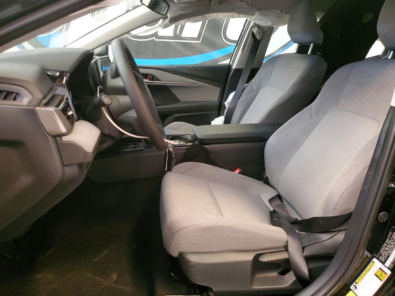 2025 TOYOTA CAMRY LE photo 13