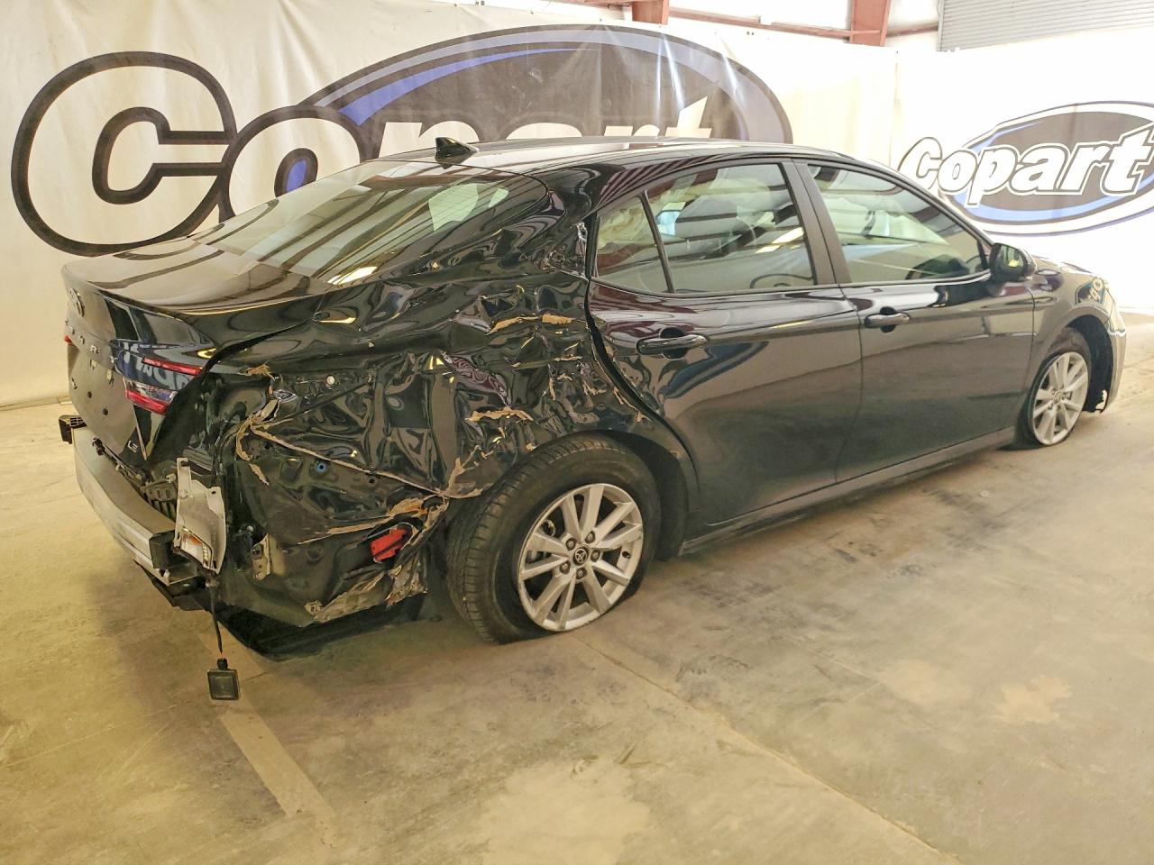 2025 TOYOTA CAMRY LE photo 5