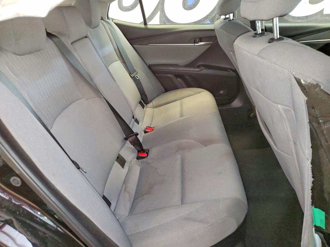 2025 TOYOTA CAMRY LE photo 19