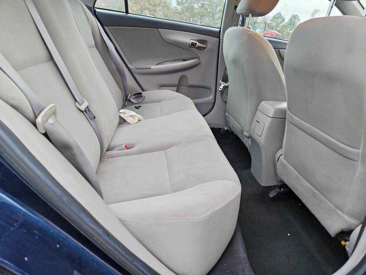 2012 TOYOTA COROLLA LE photo 19