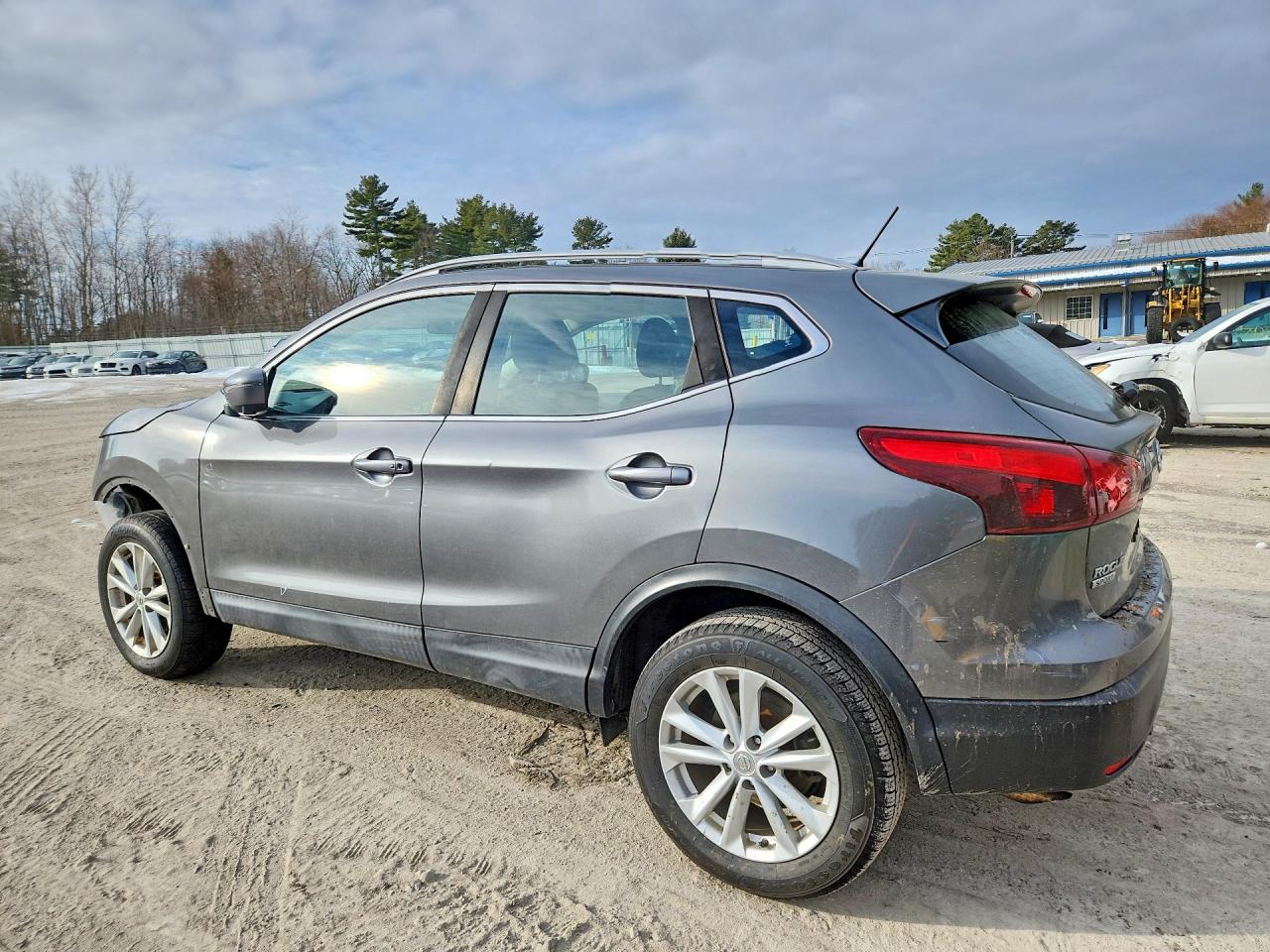 2018 NISSAN ROGUE SPORT SV photo 2