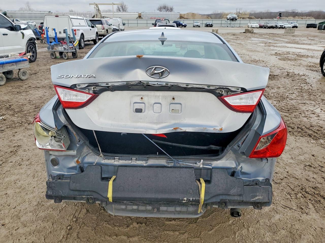 2013 HYUNDAI SONATA GLS photo 16