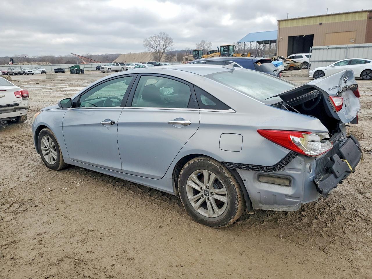 2013 HYUNDAI SONATA GLS photo 4