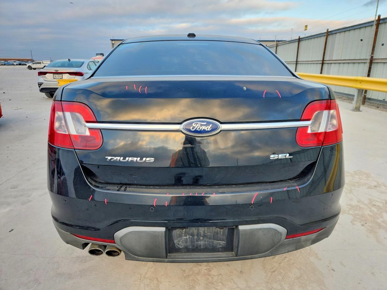 2012 FORD TAURUS SEL photo 11