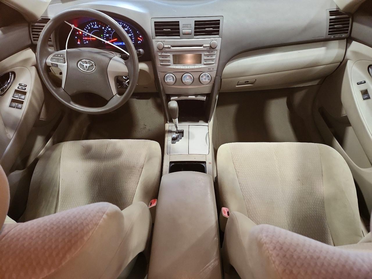 2011 TOYOTA CAMRY LE photo 15