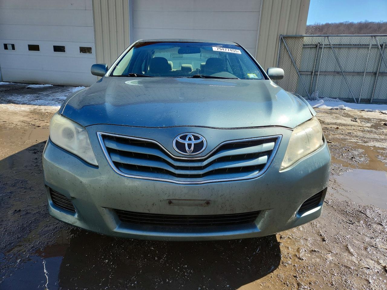 2011 TOYOTA CAMRY LE photo 9