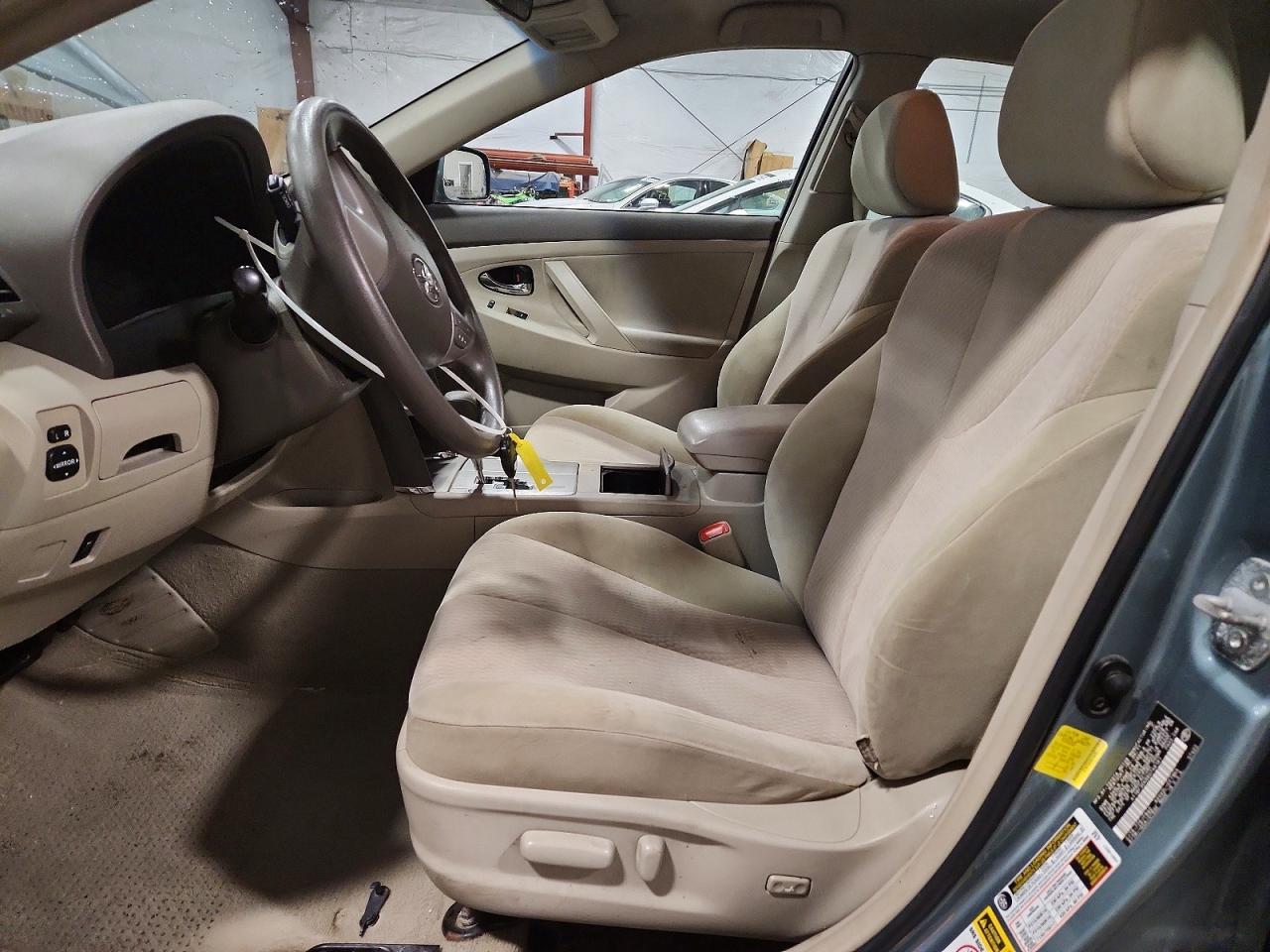 2011 TOYOTA CAMRY LE photo 13