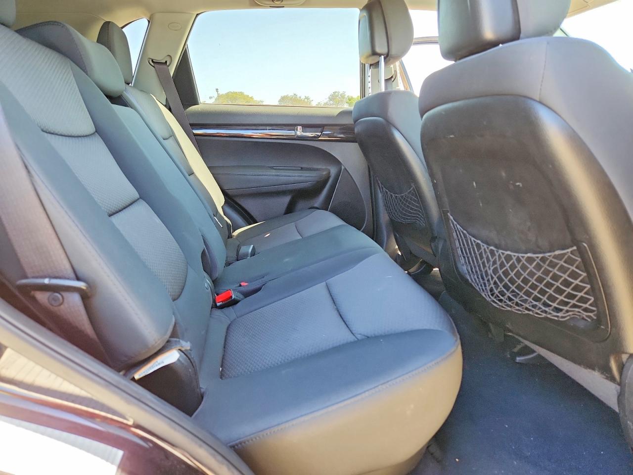 2013 KIA SORENTO LX photo 31