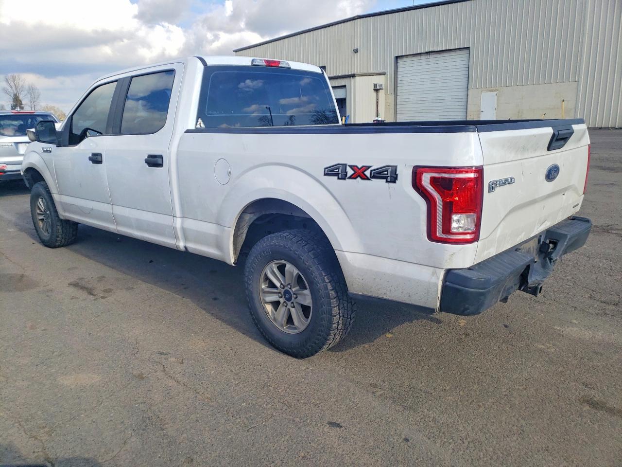2015 FORD F150 SUPERCREW photo 2
