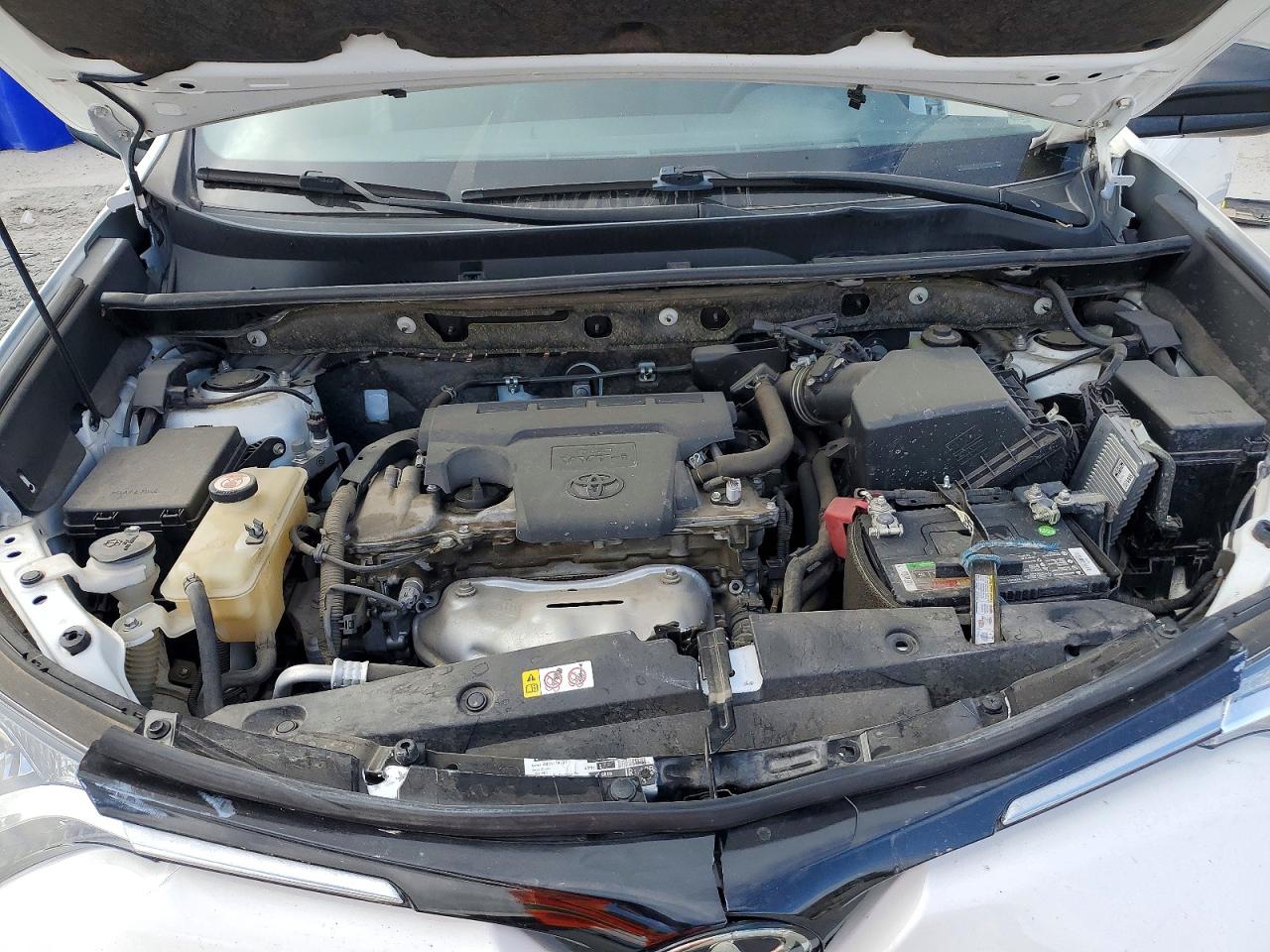 2018 TOYOTA RAV4 LE photo 11