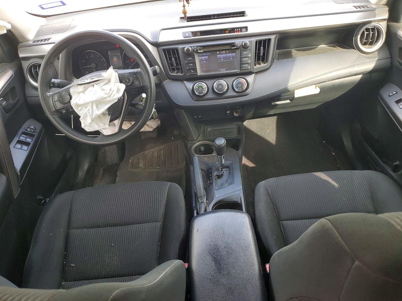 2018 TOYOTA RAV4 LE photo 8