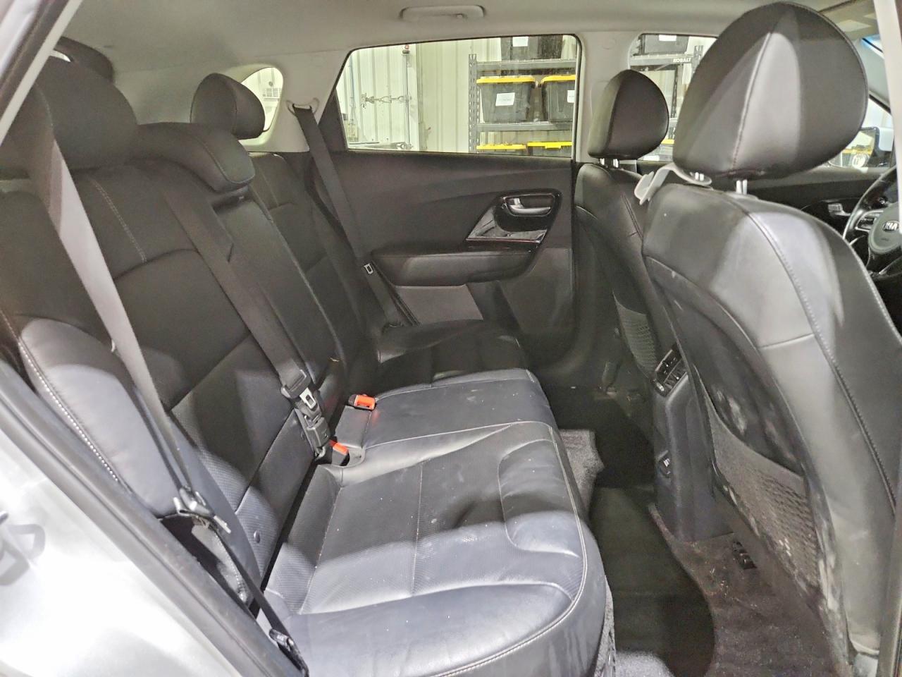 2017 KIA NIRO TOURING photo 28