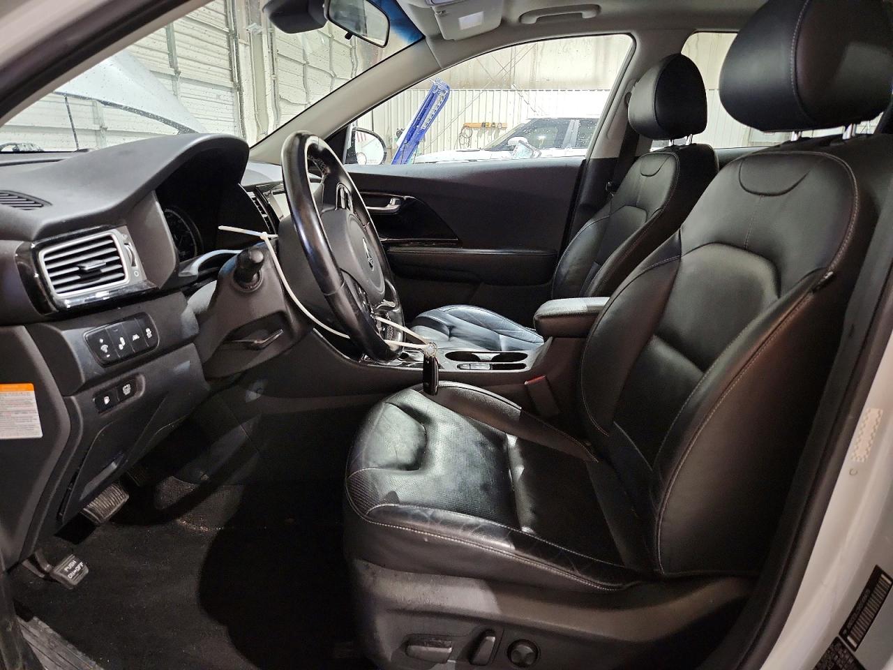 2017 KIA NIRO TOURING photo 19