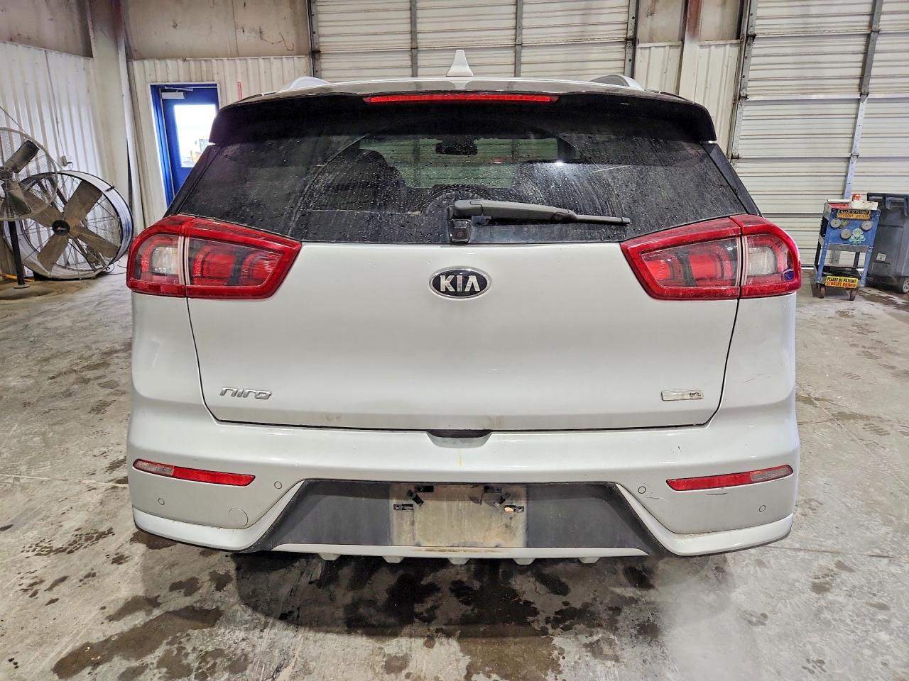 2017 KIA NIRO TOURING photo 16