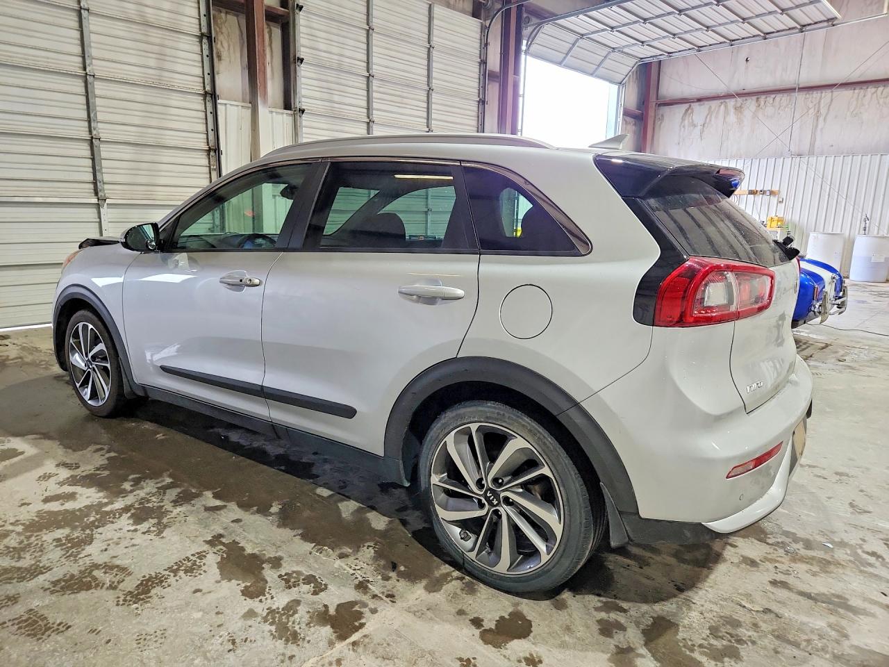 2017 KIA NIRO TOURING photo 4