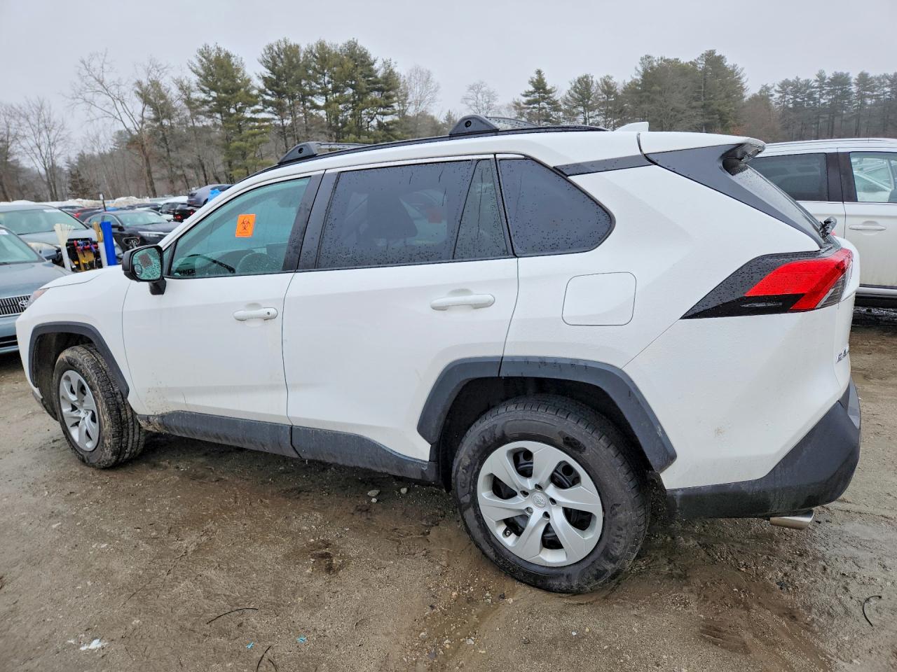 2021 TOYOTA RAV4 LE photo 3