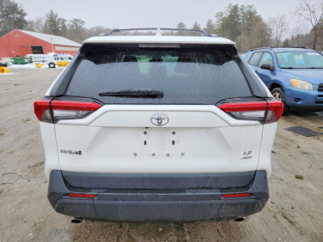 2021 TOYOTA RAV4 LE photo 11