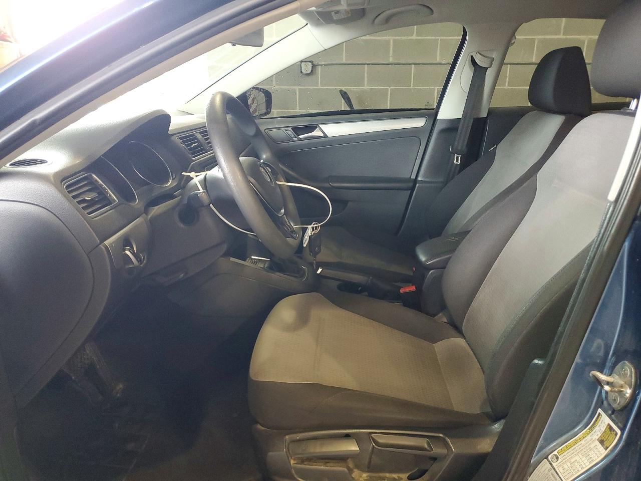 2017 VOLKSWAGEN JETTA photo 13