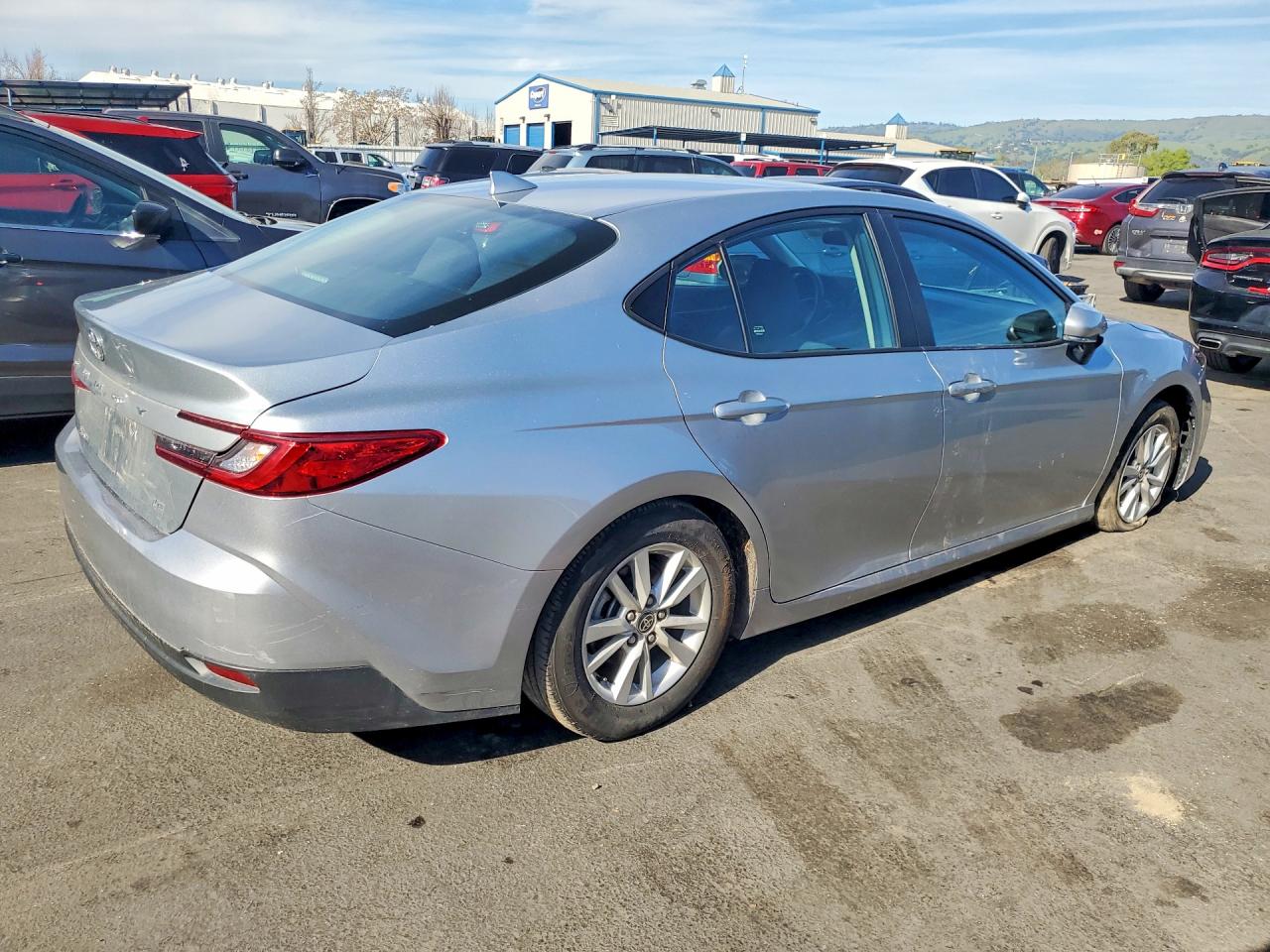 2025 TOYOTA CAMRY LE photo 7