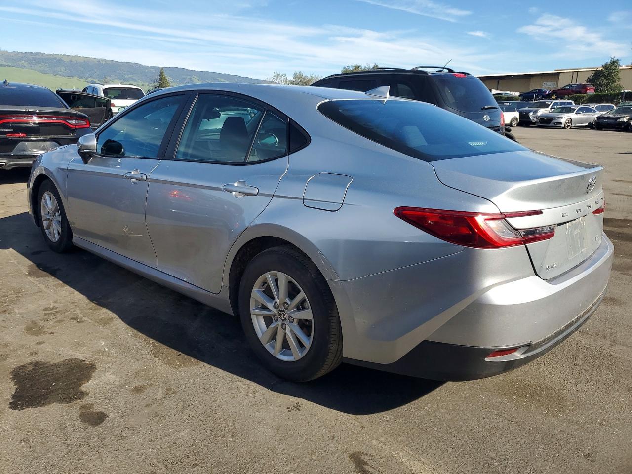 2025 TOYOTA CAMRY LE photo 4