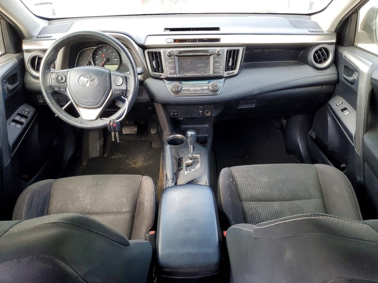 2015 TOYOTA RAV4 XLE photo 8