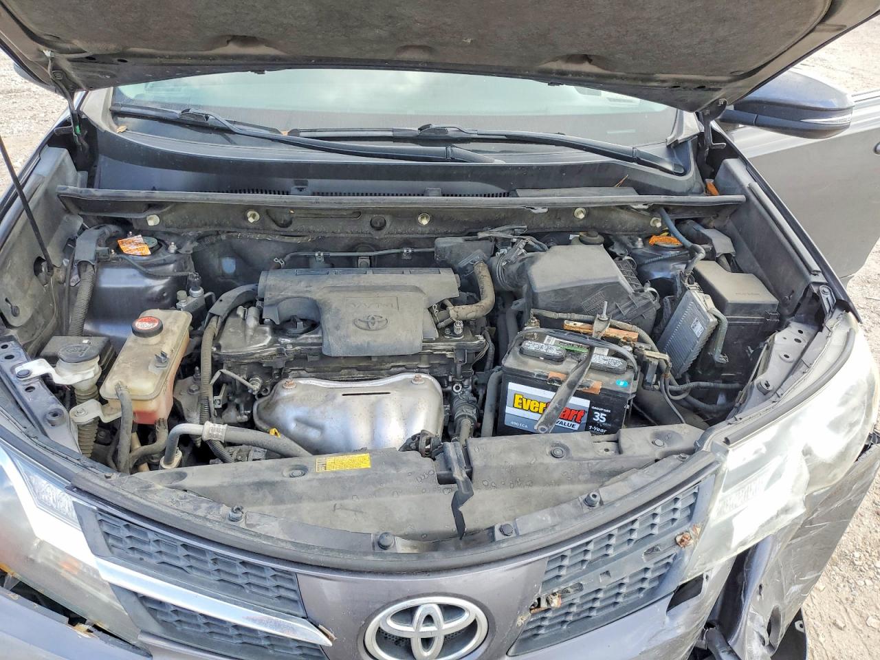 2015 TOYOTA RAV4 XLE photo 11