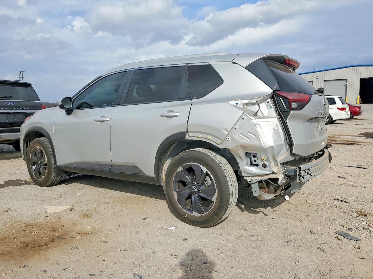 2024 NISSAN ROGUE SV photo 3