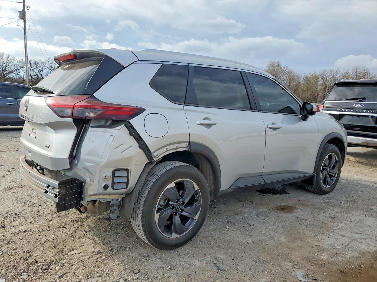 2024 NISSAN ROGUE SV photo 5