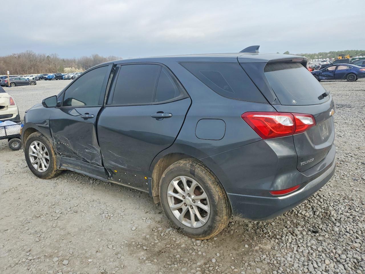 2018 CHEVROLET EQUINOX LS photo 2