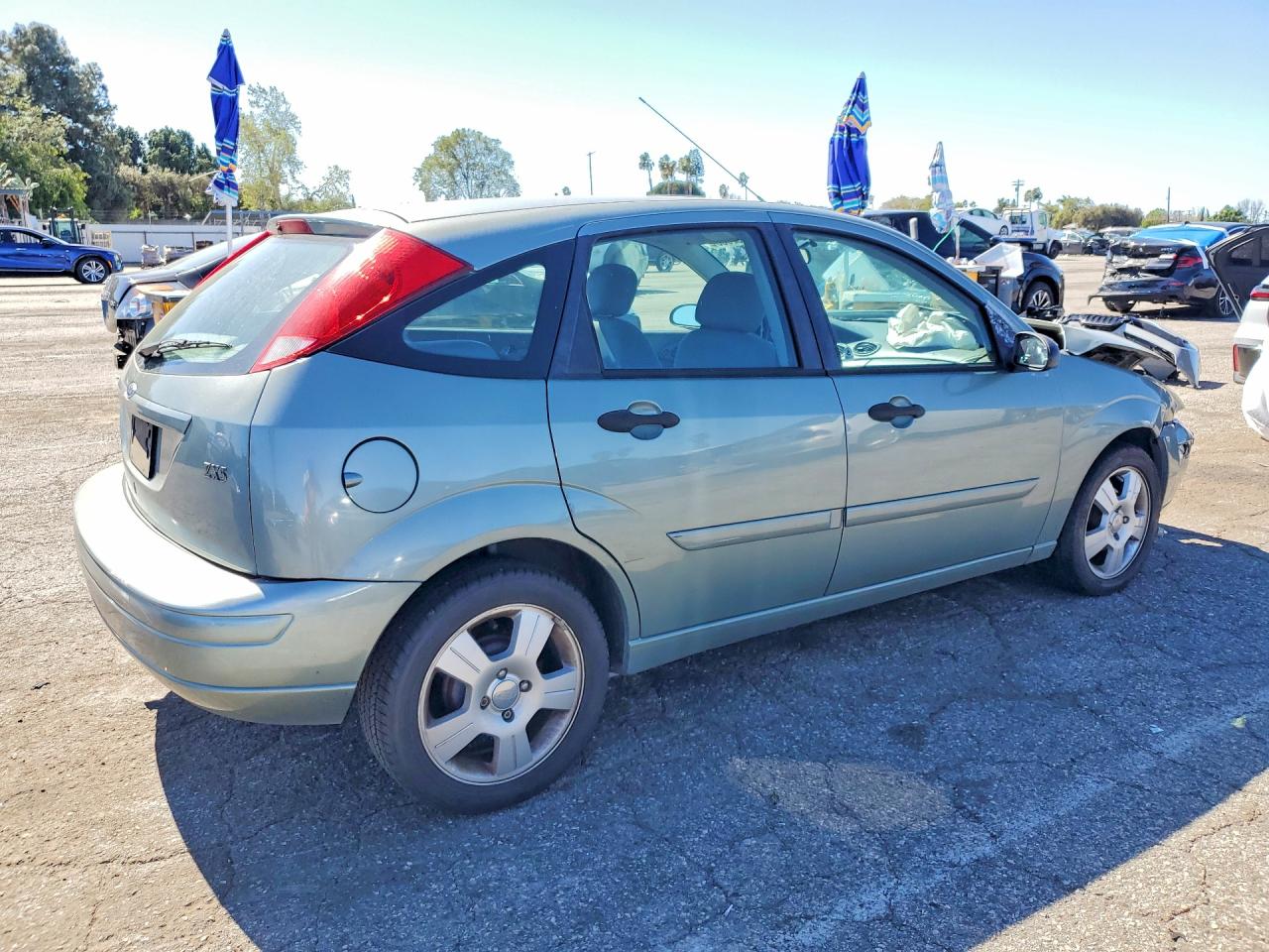2004 FORD FOCUS ZX5 photo 3
