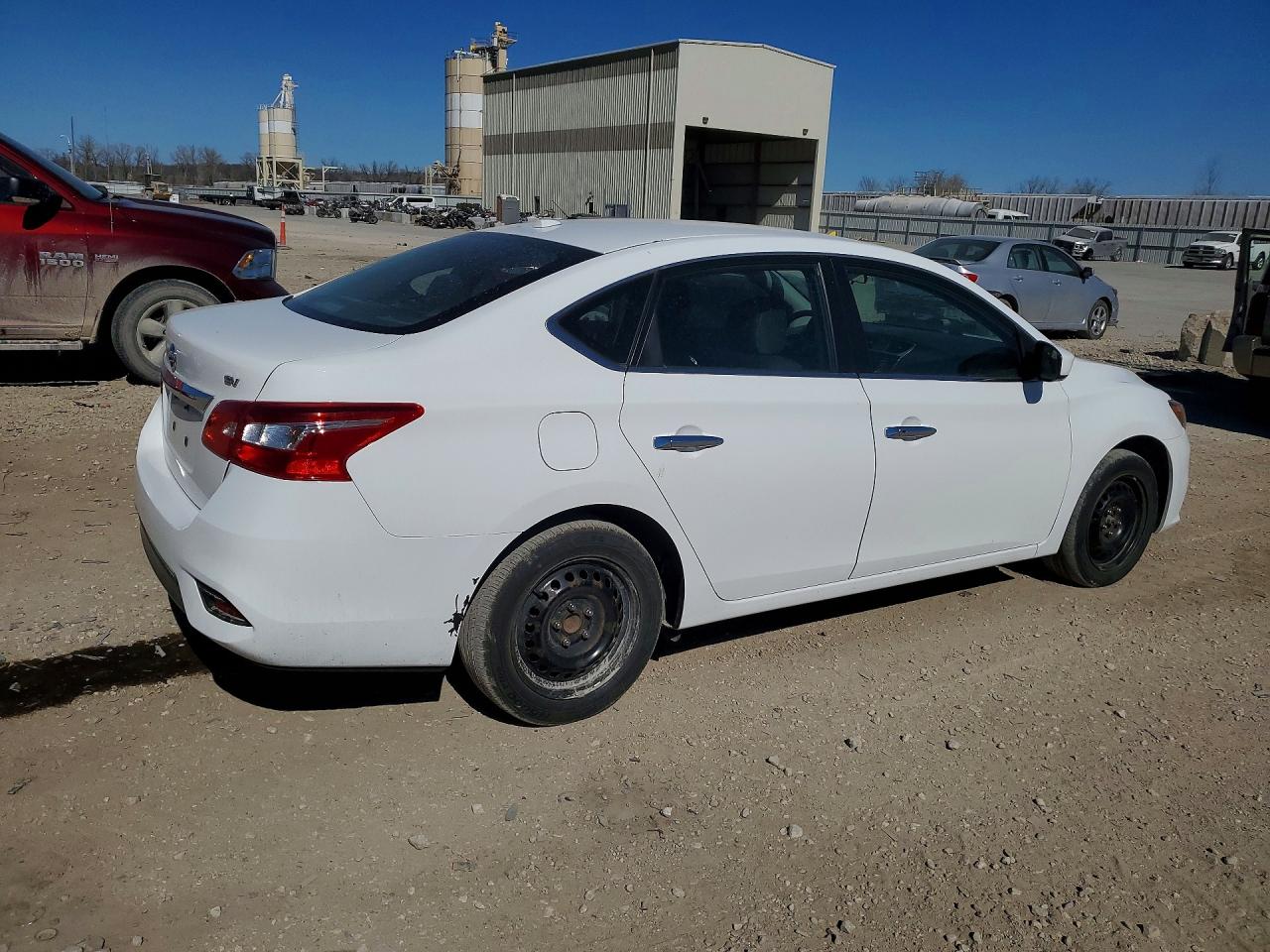 2017 NISSAN SENTRA SV photo 5