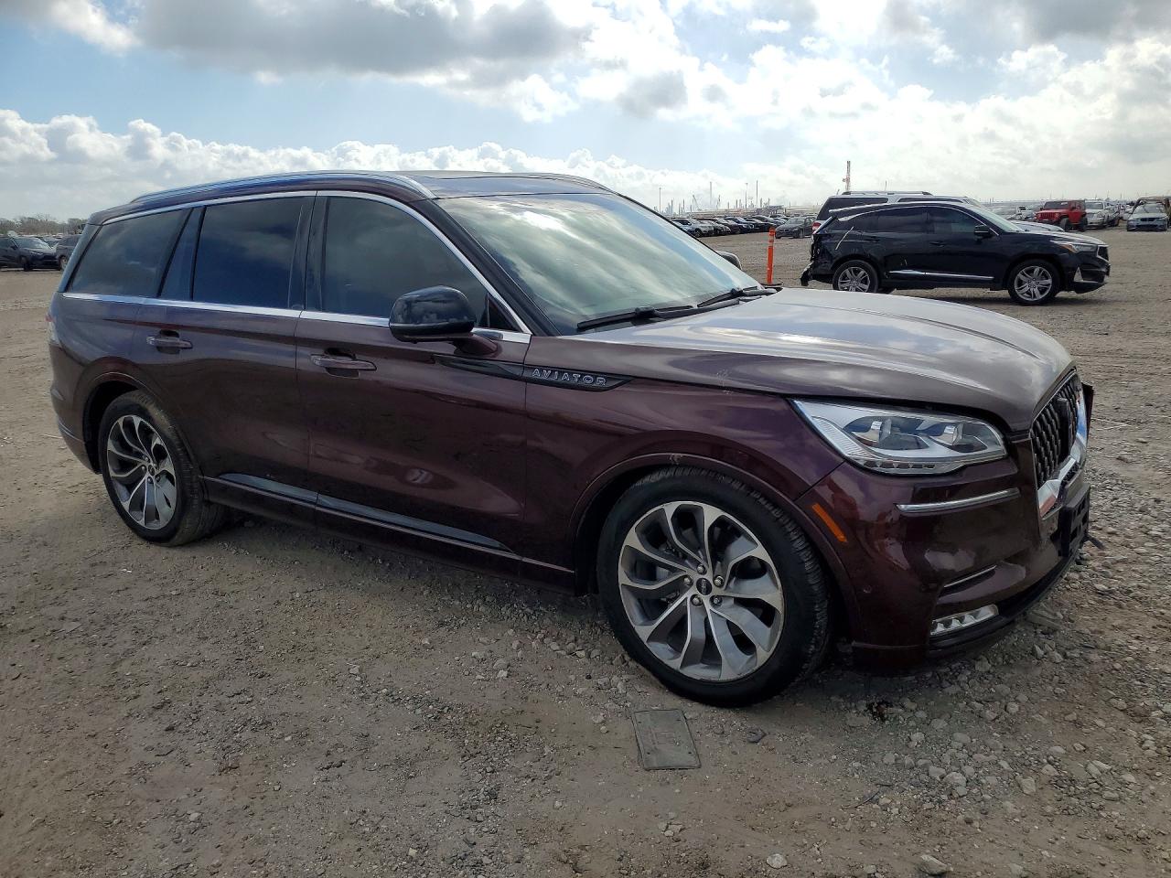 2021 LINCOLN AVIATOR GRAND TOURING photo 4