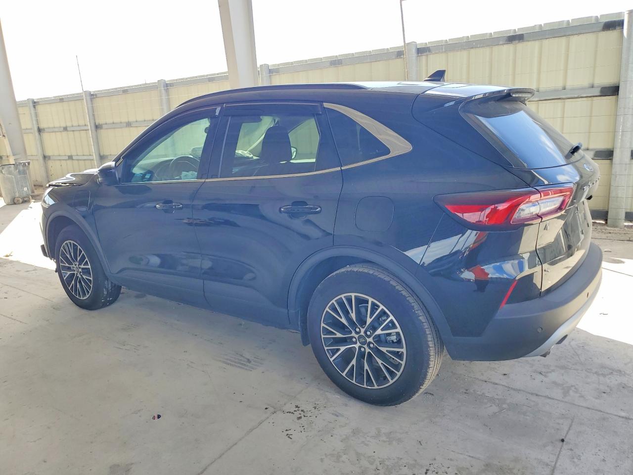 2025 FORD ESCAPE photo 2