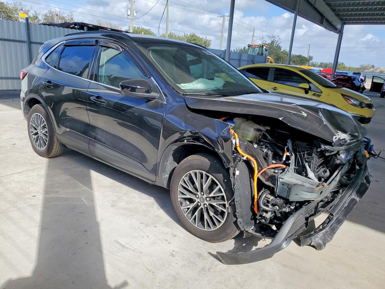2025 FORD ESCAPE photo 4