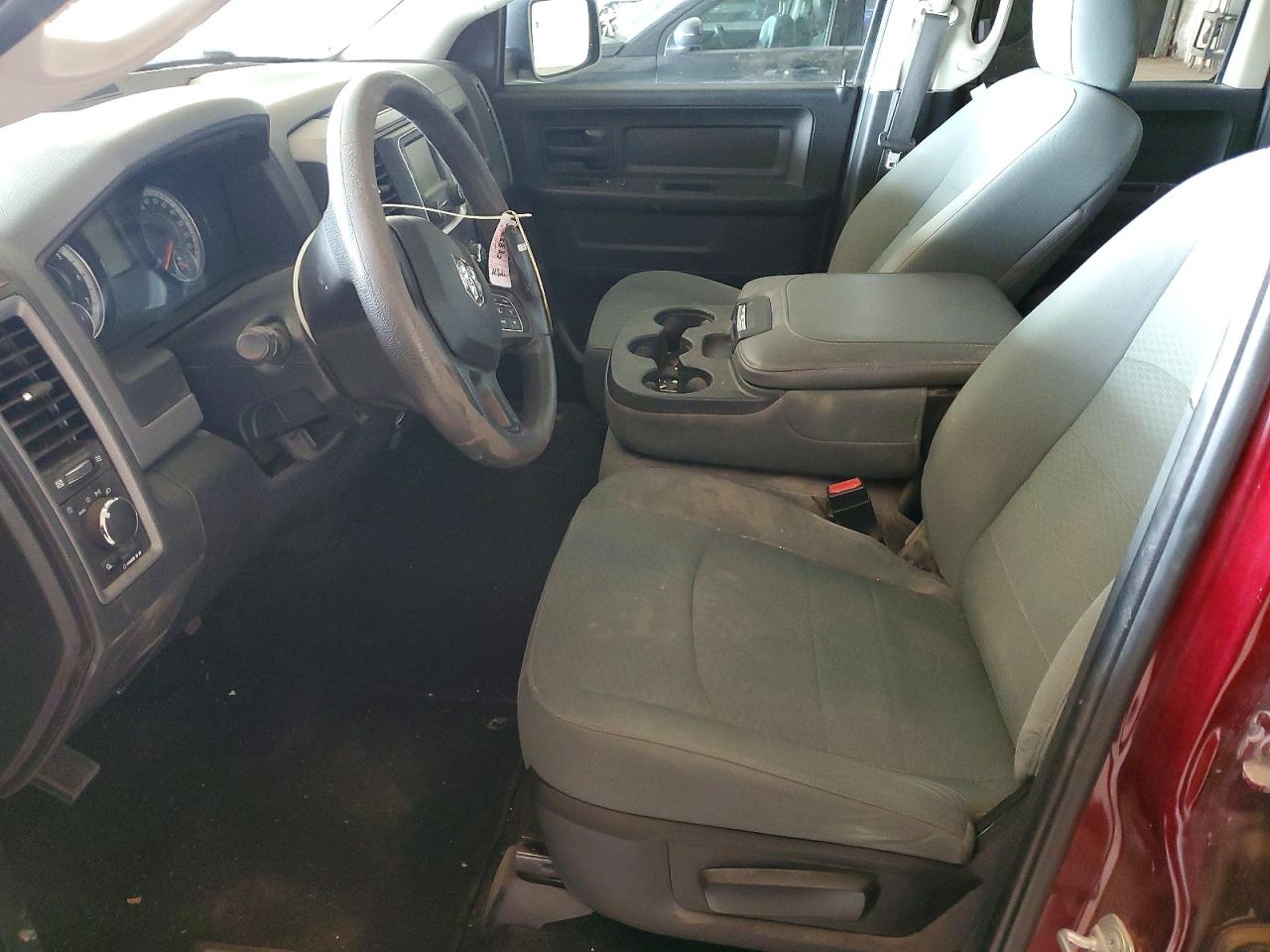 2018 RAM 1500 ST photo 13