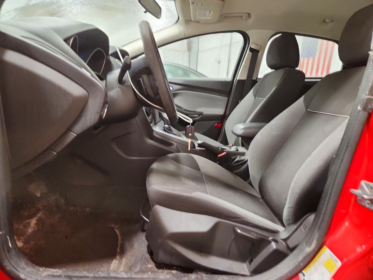 2014 FORD FOCUS SE photo 13