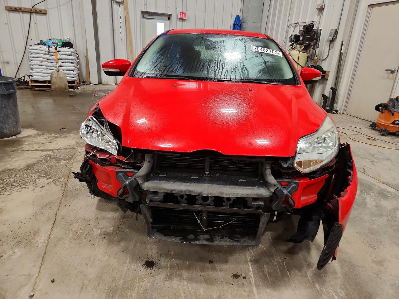 2014 FORD FOCUS SE photo 9