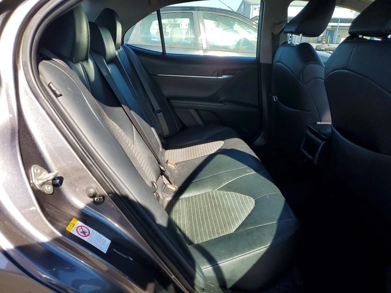 2019 TOYOTA CAMRY SE photo 28