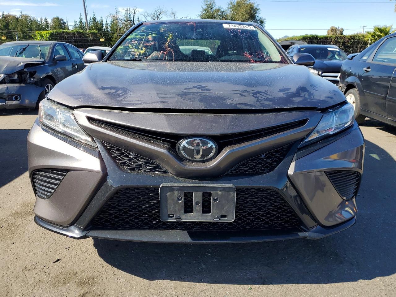 2019 TOYOTA CAMRY SE photo 13