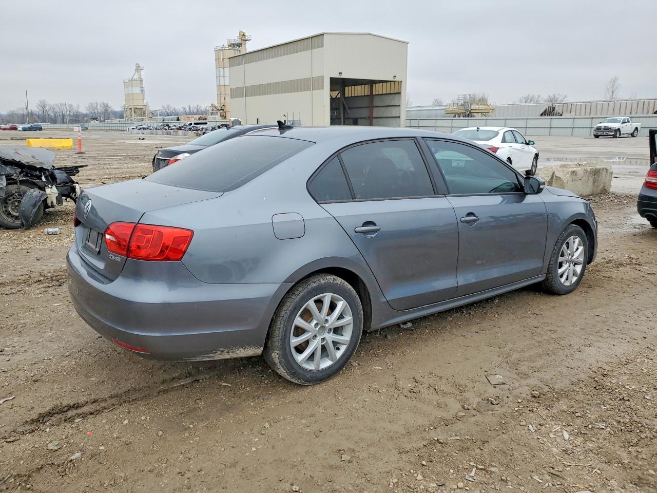 2012 VOLKSWAGEN JETTA SE photo 3