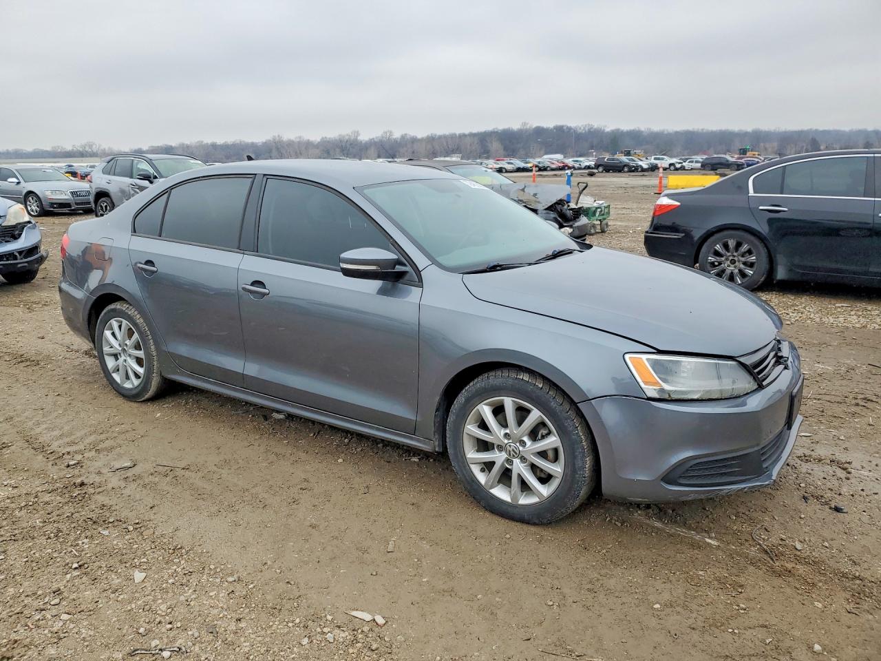 2012 VOLKSWAGEN JETTA SE photo 4