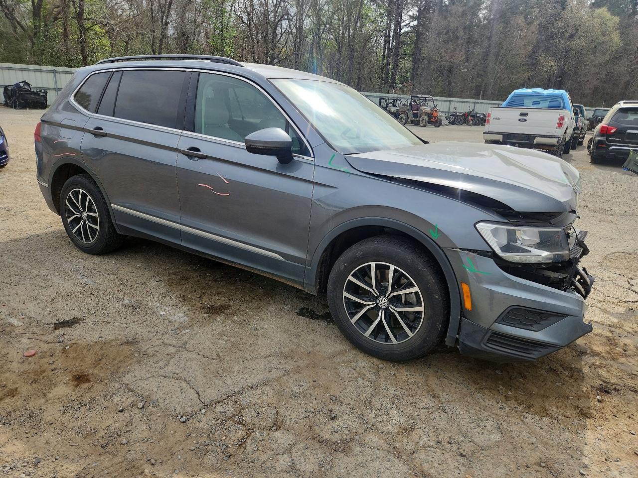 2021 VOLKSWAGEN TIGUAN SE photo 10