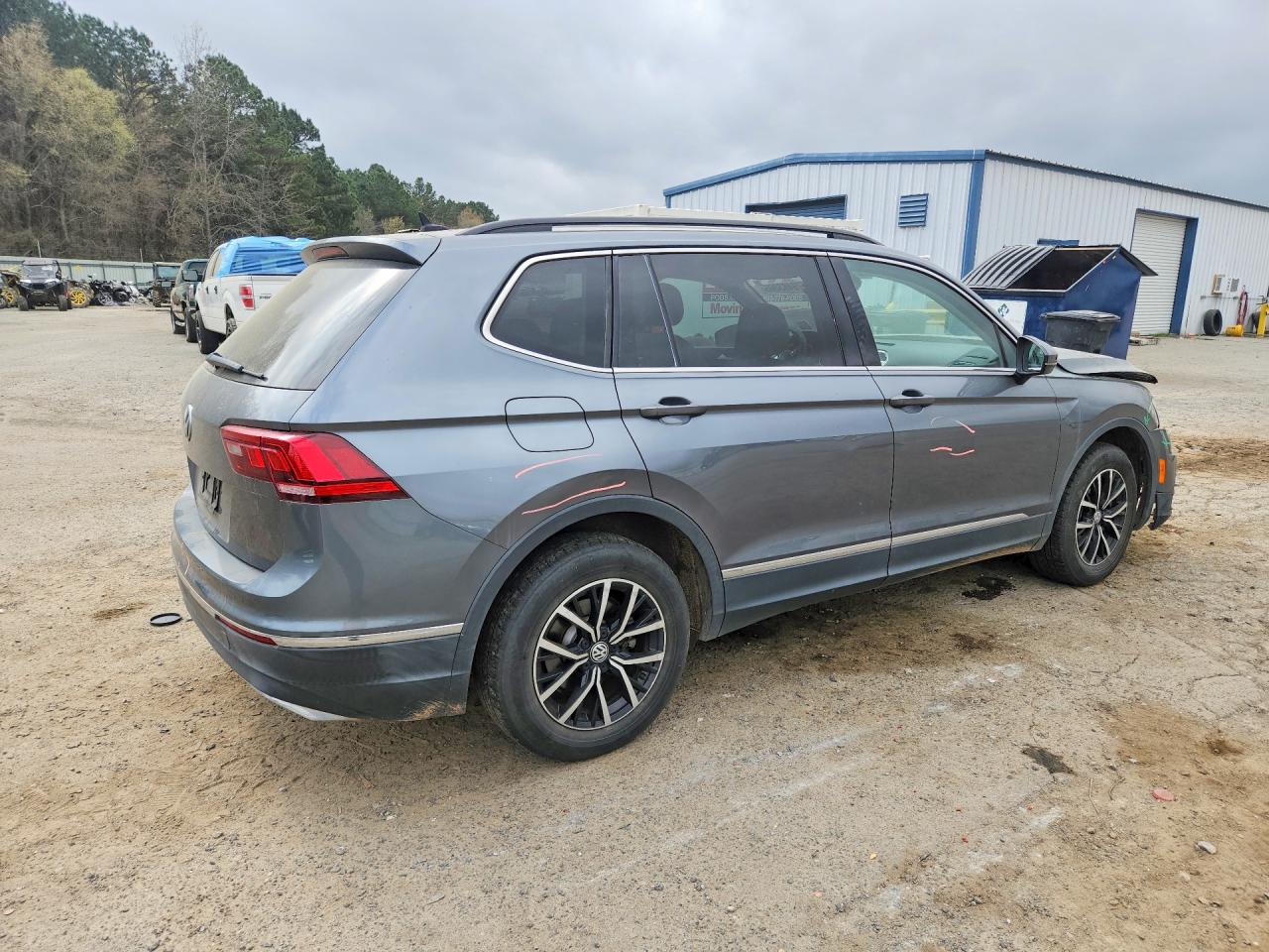 2021 VOLKSWAGEN TIGUAN SE photo 7