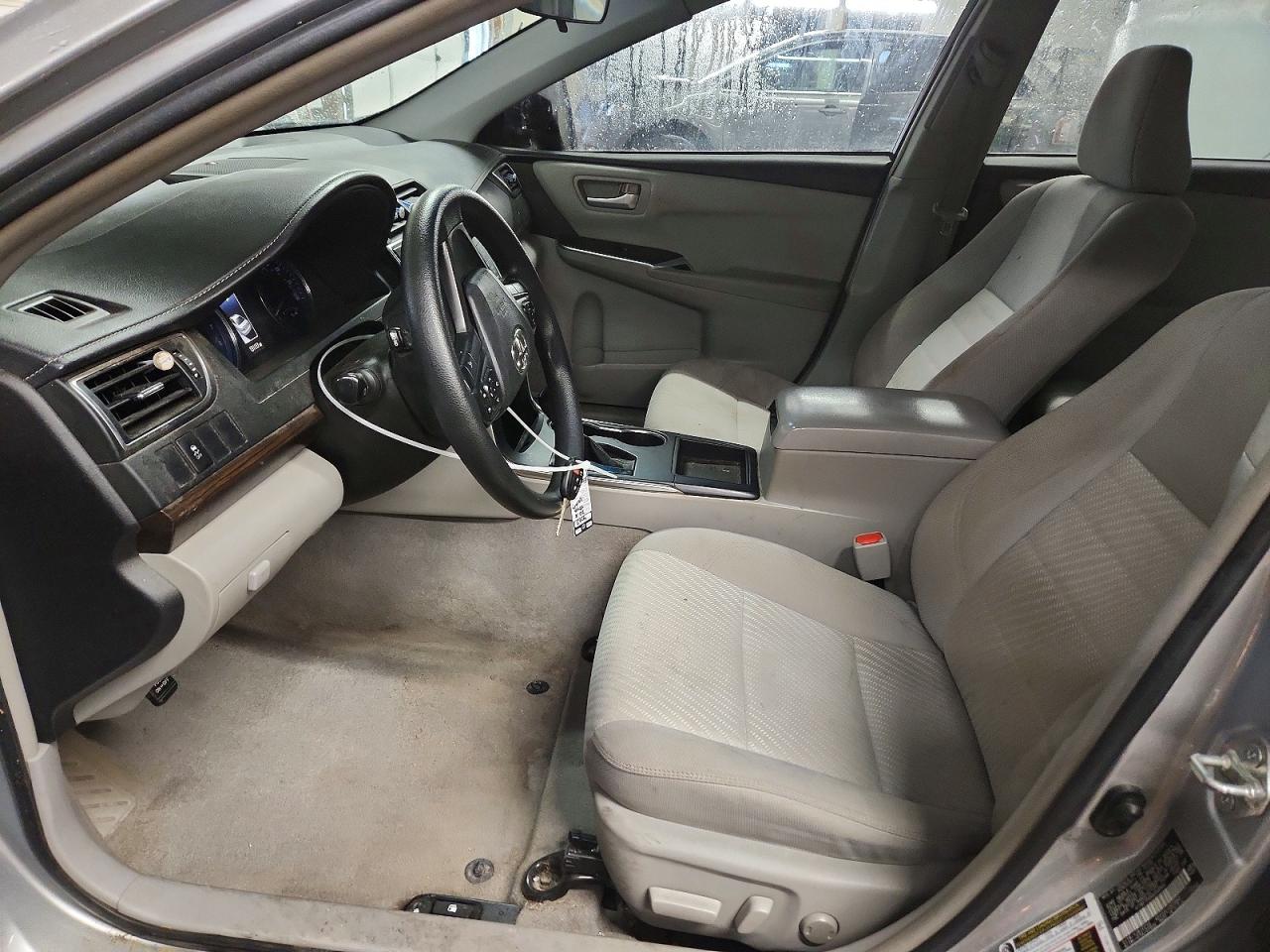 2016 TOYOTA CAMRY LE photo 7