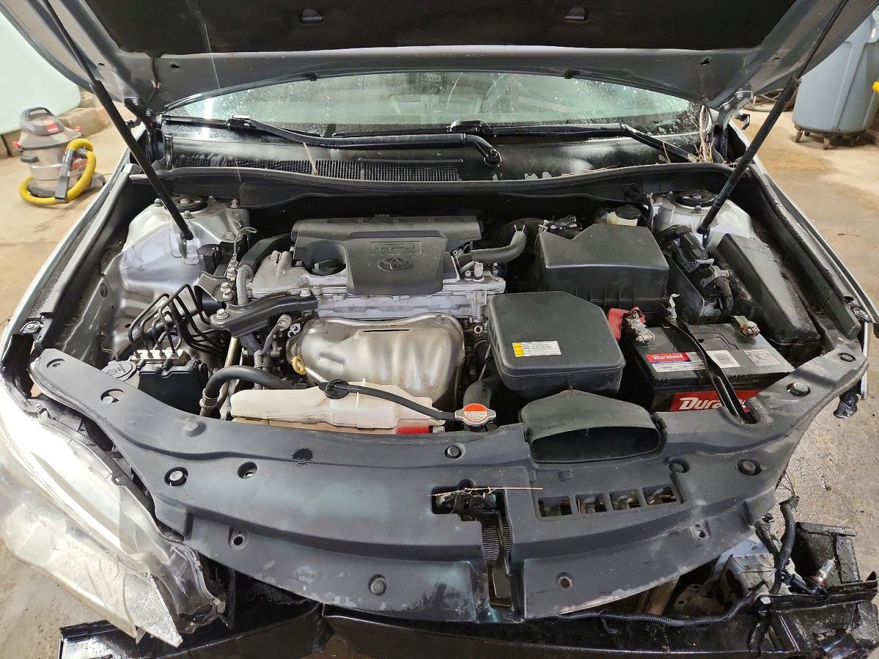 2016 TOYOTA CAMRY LE photo 11