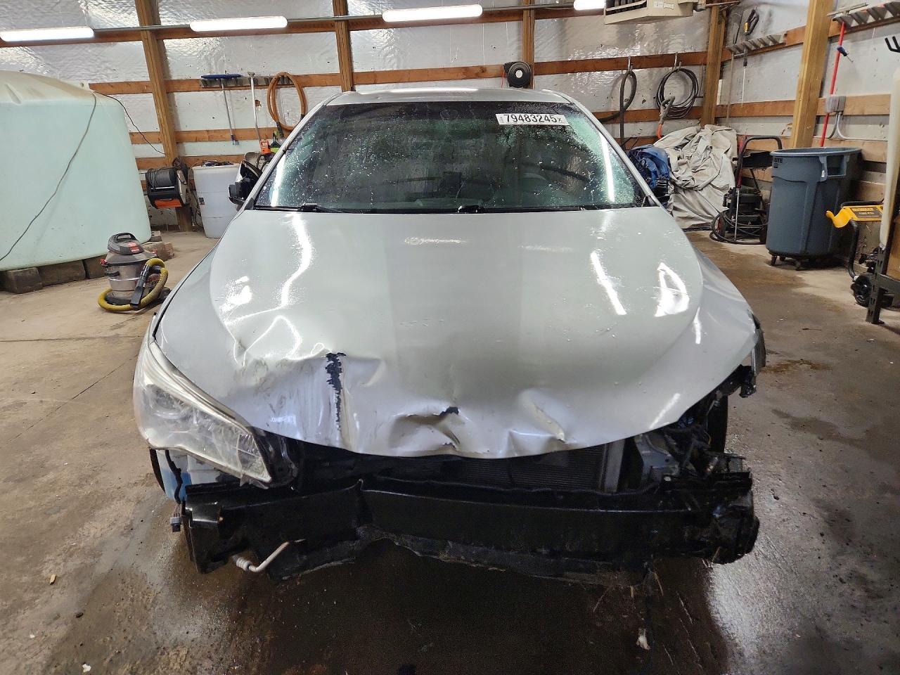 2016 TOYOTA CAMRY LE photo 5
