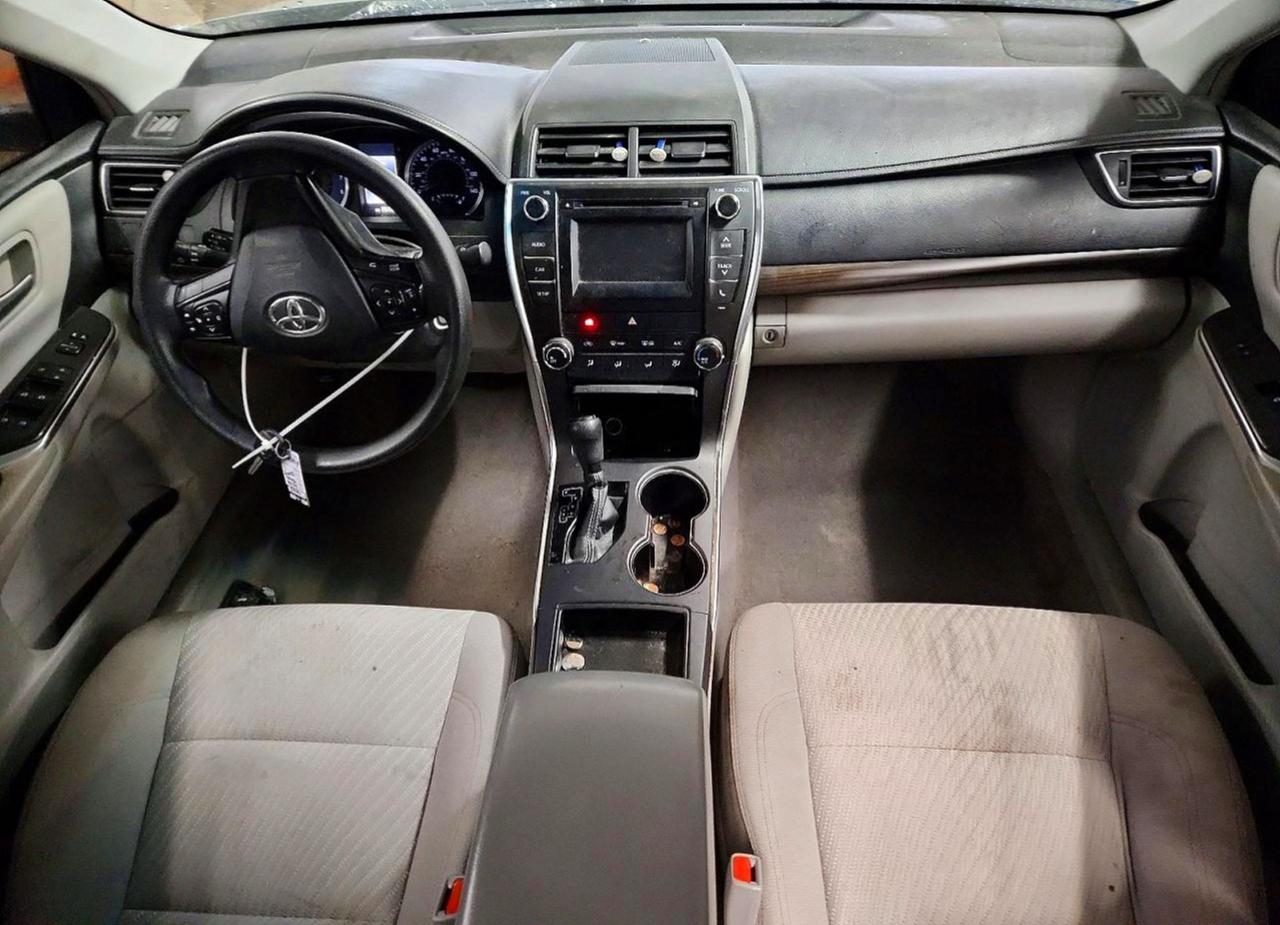 2016 TOYOTA CAMRY LE photo 8